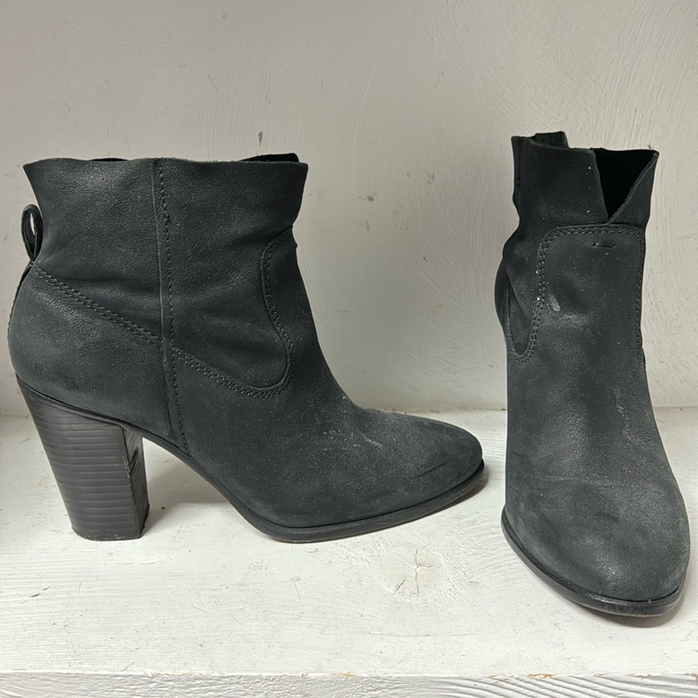 Women’s Black Vince Camuto ankle boots